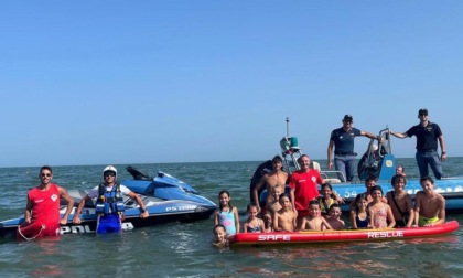 Sicurezza in mare: la Polizia di Stato spiega ai bambini l'attività di salvataggio
