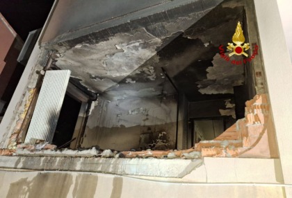 Fuga di gas, terrore a Lendinara: esplode l’appartamento di una palazzina. Ferito gravemente il proprietario