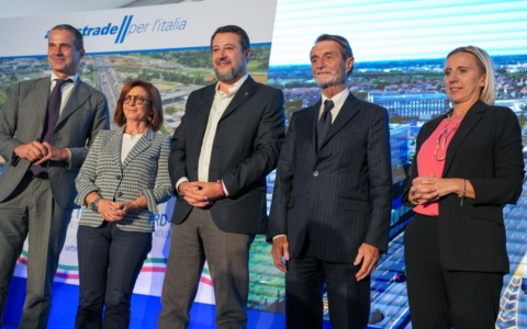 A8 Milano Laghi, la prima autostrada a 5 corsie