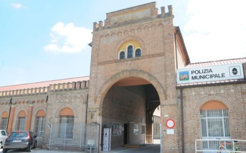 Minacciata con un bastone, donna salvata dai vigili a Rovigo