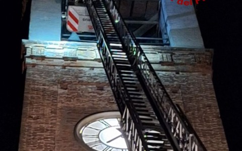 Terremoto a Rovigo, sopralluogo dei vigili al campanile di Canda e al teatro di Trecenta