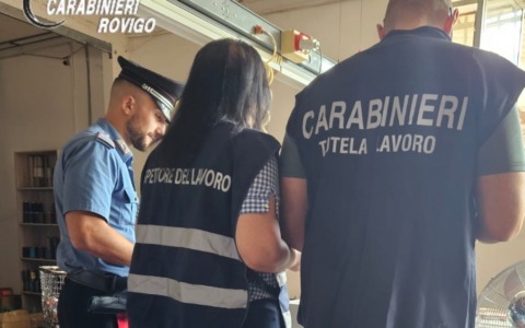 Lavoratori in nero e senza permesso di soggiorno: multe per 35 mila euro