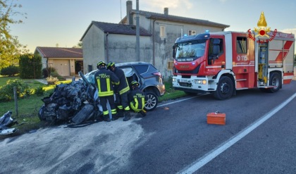 Tremendo frontale tra camion e suv a Stienta, morto un 69enne di Ficarolo