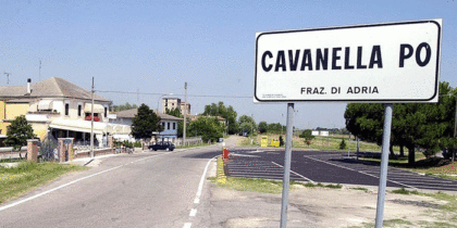 Vogliono uccidere migranti con una bomba: ma l’ordigno colpisce famiglie di italiani