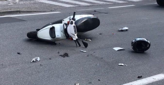 Scontro auto – scooter muore un uomo di 66 anni