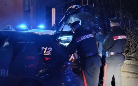 Tenta di rapinare un bar: arrestato quarantasettenne di Ariano