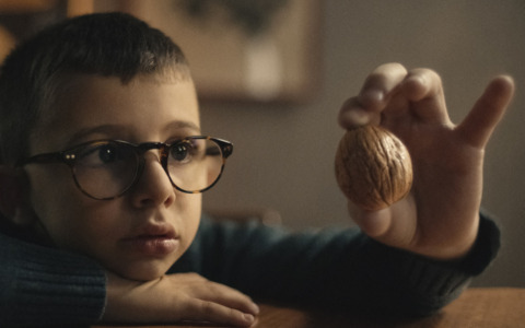 Carlo, Marta e una noce, i protagonisti del nuovo spot Esselunga