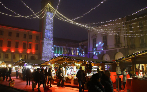Vandali danneggiano le luminarie natalizie a Rovigo