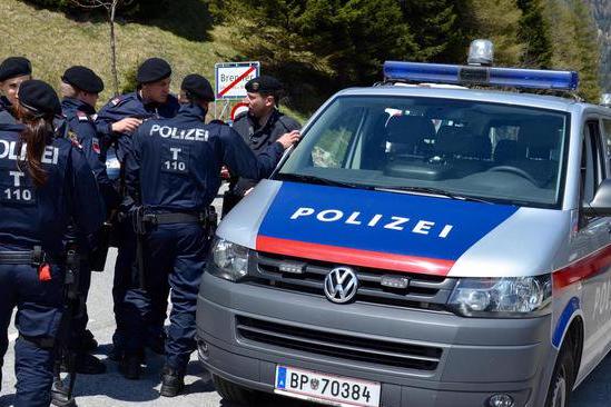 Libretto sequestrato al Pullman turistico, 27 polesani a piedi in Austria