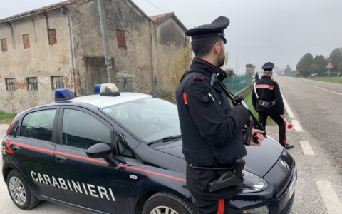 Importuna la ex nonostante il divieto, arrestato