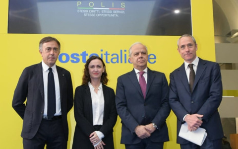 Il passaporto si richiede e si rinnova negli uffici postali: è il progetto Polis di Poste Italiane