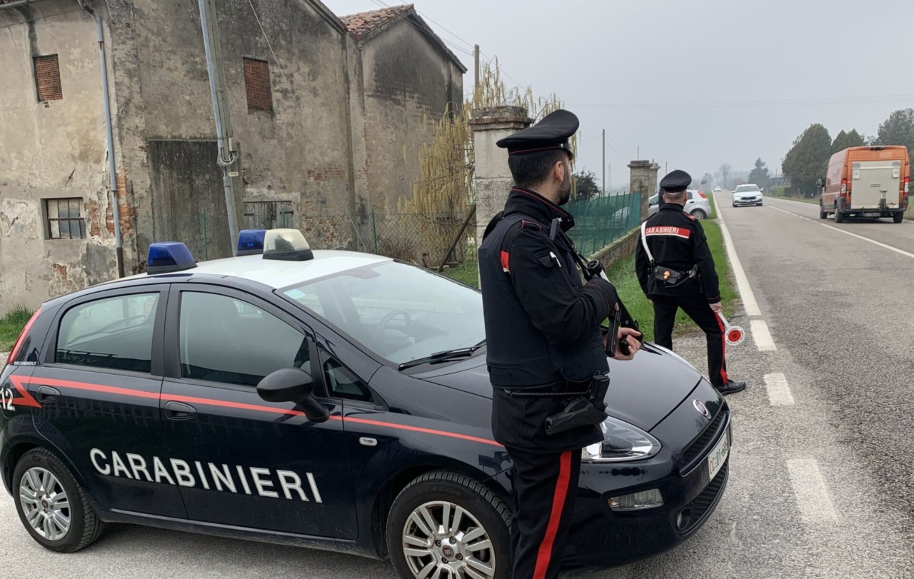 Controlli a tappeto su automobilisti e bar
