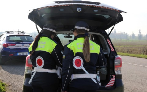 Controlli straordinari della velocità, attivi velobox e autovelox portatili