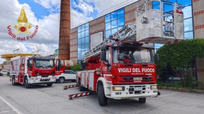 Incendio sul tetto del centro commerciale di Lendinara