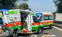 Auto tampona un'ambulanza sulla SS Transpolesana: quattro feriti, due in codice rosso