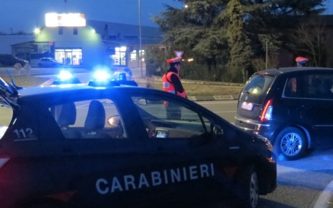Viola il divieto di dimora in Veneto e finisce in carcere, poi ottiene i domiciliari ma tenta di evadere