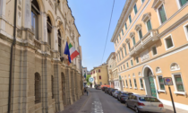 Protesta in Prefettura contro il presidio di Forza Nuova: "Basta spazi pubblici ai fascisti”