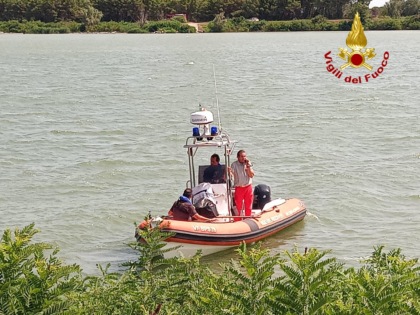 Imbarcazione si inabissa a Porto Tolle, si cerca una persona alla foce del Po di Pila
