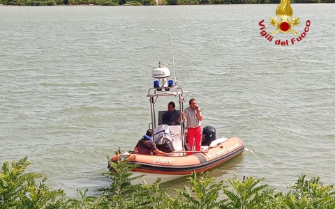 Imbarcazione si inabissa a Porto Tolle, si cerca una persona alla foce del Po di Pila