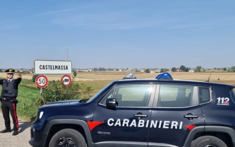 Sottoscrive un’assicurazione Rc Auto al telefono, ma è tutto falso: scoperti i truffatori