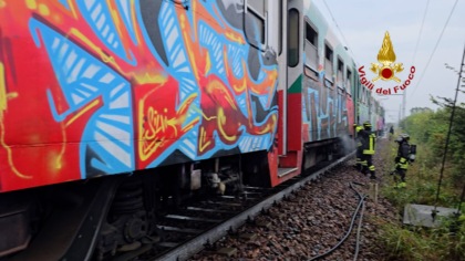 Incendio su un treno con studenti a bordo a Felonica: l’intervento dei vigili del fuoco di Castelmassa