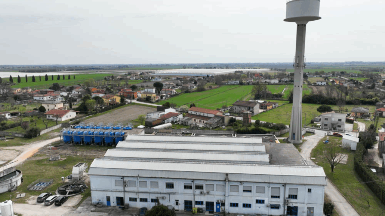 Maltempo a Rovigo: fulmine colpisce acquedotto di Boara Polesine, diversi Comuni senz’acqua per alcune d’ore