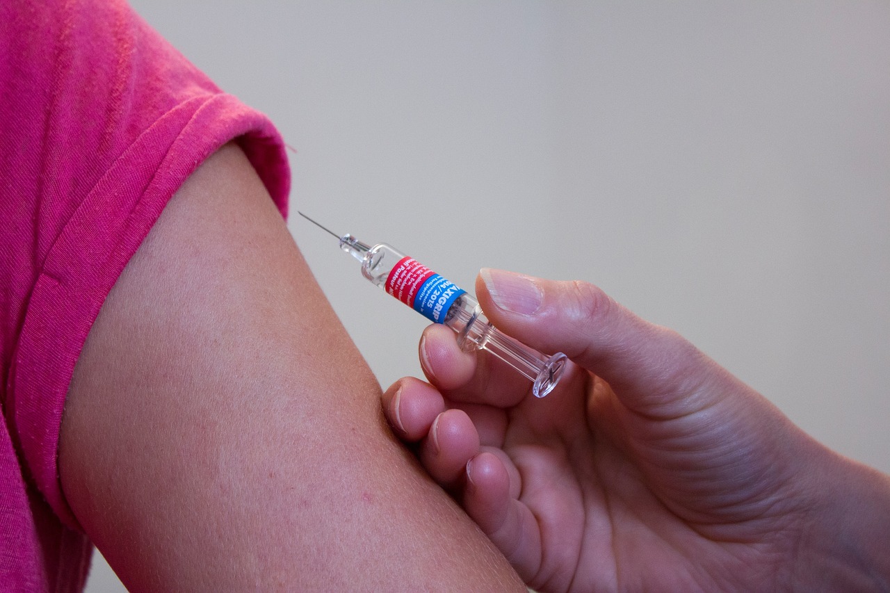 Da lunedì 7 ottobre 2024 il vaccino contro influenza e Covid in provincia di Rovigo: come prenotare con la Ulss 5 Polesana
