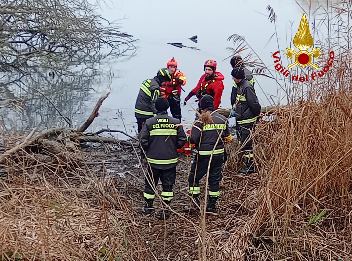 Avvistato da un pescatore il cadavere di un anziano alla foce del Po di Goro