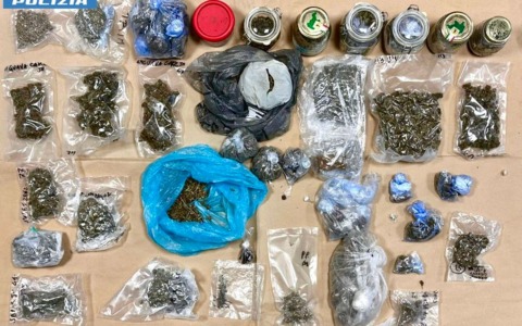 Scoperto con due chili di marijuana in un ex locale commerciale di Rovigo