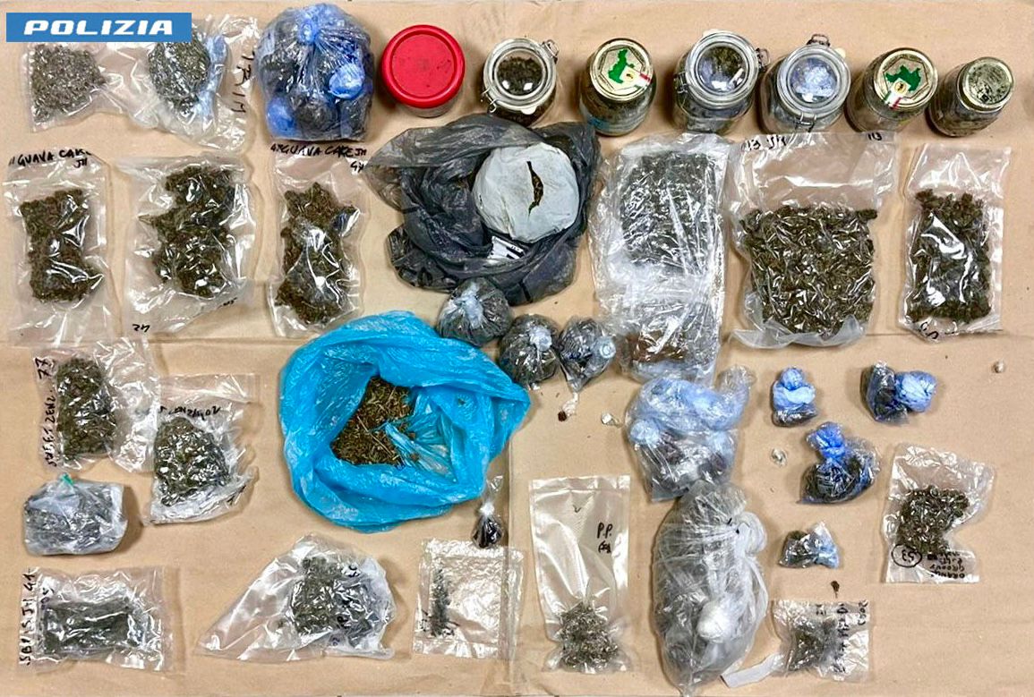 Scoperto con due chili di marijuana in un ex locale commerciale di Rovigo