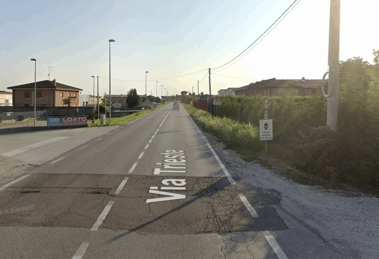 Perde il controllo dell’auto e finisce contro un palo a Ceregnano, morto un 62enne