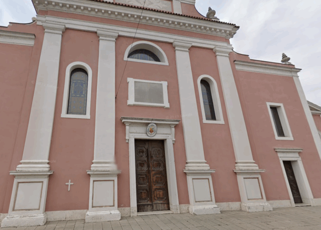 Forza con un cacciavite la cassetta delle offerte, 32enne scoperto dai Carabinieri fuori dalla chiesa