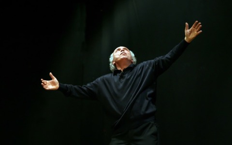 Mario Pirovano in scena con “Il primo miracolo di Gesù bambino”