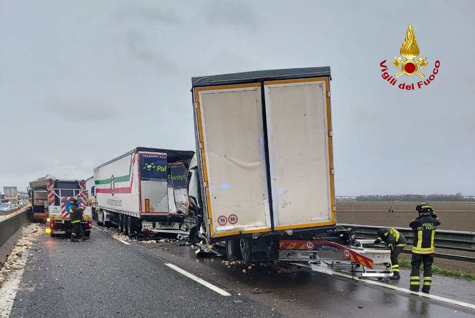 Incidente sull’A13, tre feriti coinvolti e disagi al traffico