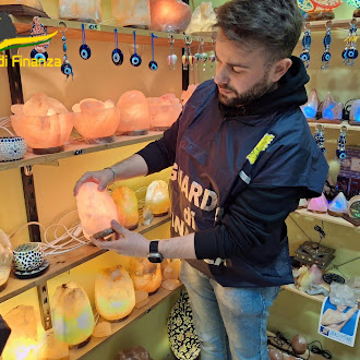 La Guardia di Finanza rodigina sequestra migliaia di oggetti potenzialmente pericolosi