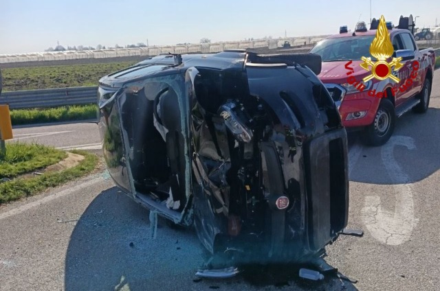 Scontro tra due auto a Bergantino: feriti i conducenti