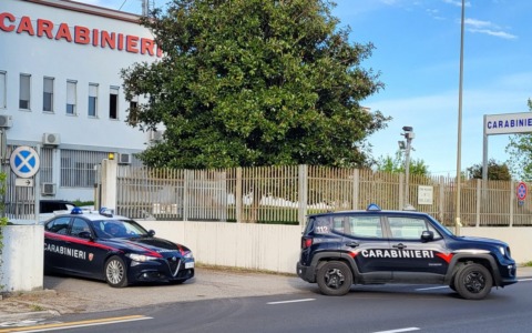Non si ferma dopo aver investito un pedone: presto individuato dai Carabinieri