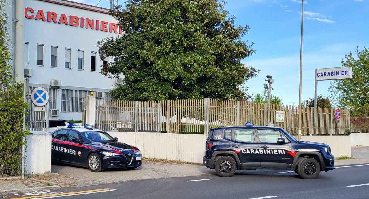 Non si ferma dopo aver investito un pedone: presto individuato dai Carabinieri
