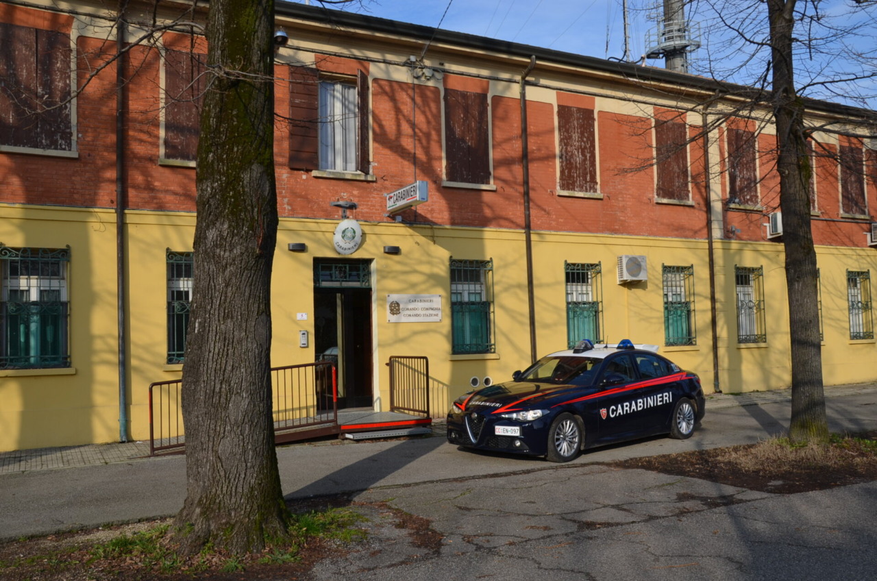 Due Carabinieri aggrediti e finiti in pronto soccorso dopo essere stati aggrediti: il sindacato “Servono strumenti come il taser”