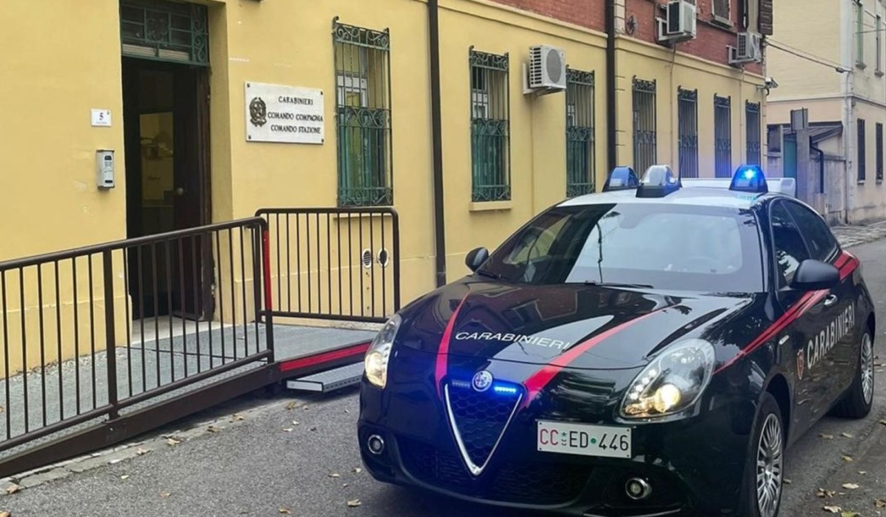 Scappa dai carabinieri dopo il controllo: 60enne era ubriaco e drogato