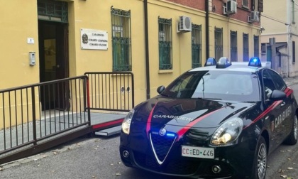 Scappa dai carabinieri dopo il controllo: 60enne era ubriaco e drogato