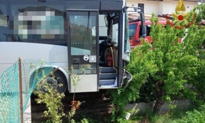 Incidente tra un'auto e un pullman a Rosolina: tre feriti, di cui uno grave