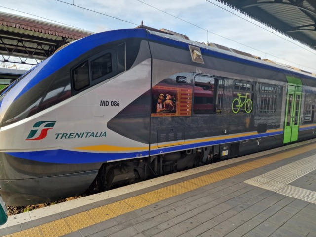 Il mare è più vicino a Rovigo: parte il Chioggia Line, il treno estivo per Sottomarina e il Delta del Po
