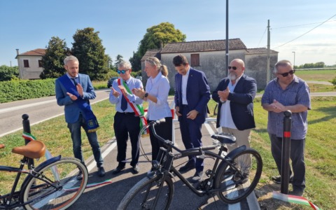 Nuova ciclabile e passerella ciclopedonale inaugurata sulla SR 482 a Giacciano con Baruchella
