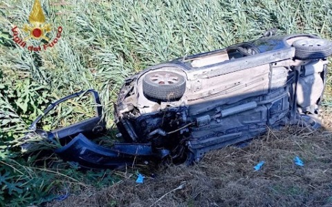 Scontro frontale sulla SP37, grave una 48enne