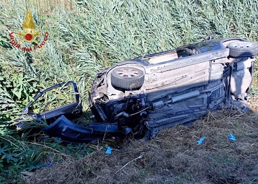 Scontro frontale sulla SP37, grave una 48enne