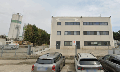 Maxi incendio alla Be Ambiente: vigili del fuoco al lavoro per ore