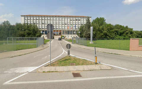 Incidente a Rovigo, poi la fuga: conducente inseguita fino alla Cittadella Socio Sanitaria