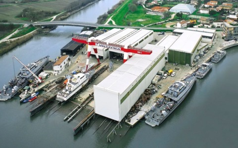 Trovate due mitragliatrici nel cantiere navale di Adria, aperta un’inchiesta sul ritrovamento