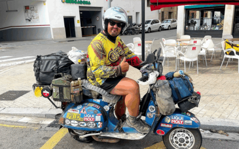 L’impresa di Dario Vigo: ha percorso 10.500 km in sella a una vespa da Rovigo… fino in Senegal